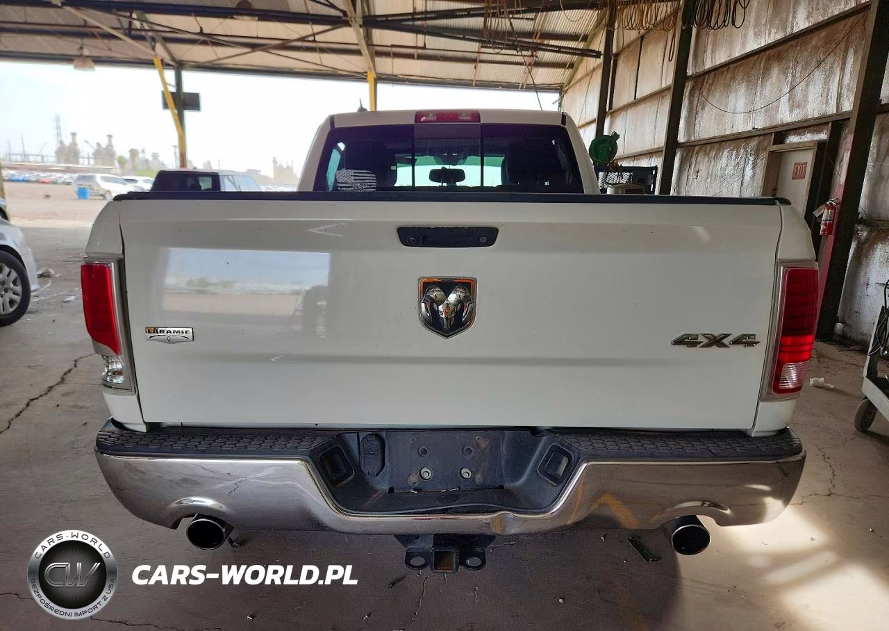 2016 Ram 1500 Laramie VIN:1C6RR7VTXGS323258 - 6