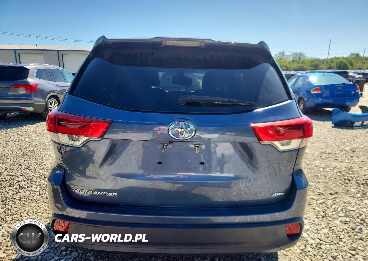 2018 Toyota Highlander Le VIN:5TDBZRFH4JS876844 - 6