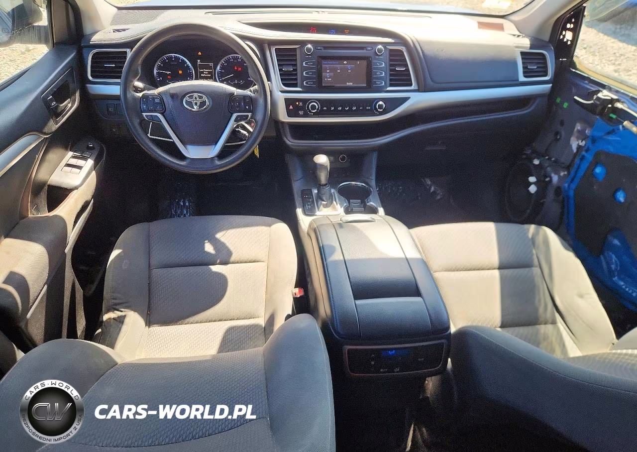 2018 Toyota Highlander Le VIN:5TDBZRFH4JS876844 - 8