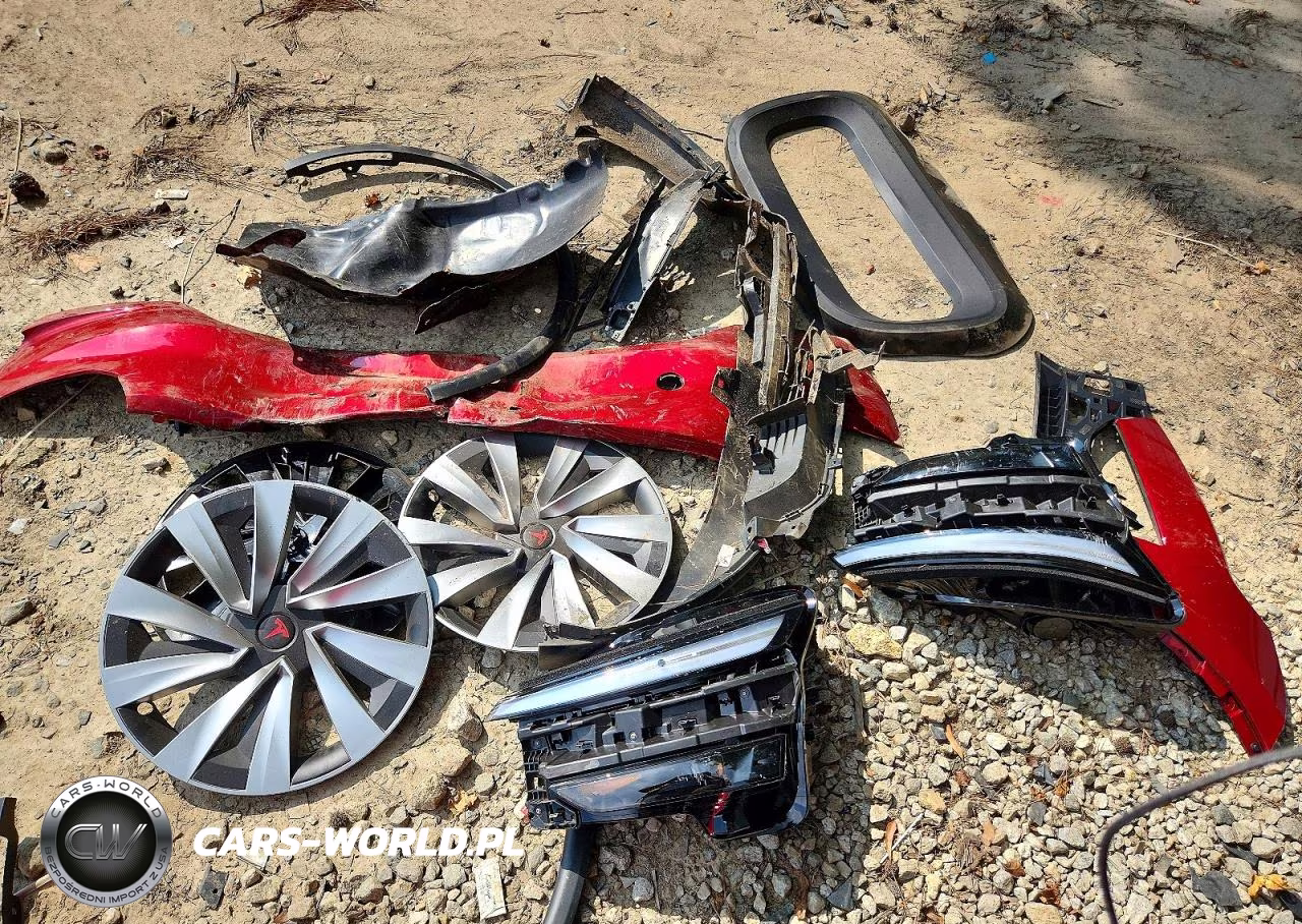 2026 Tesla Model Y VIN:7SAYGDEE0TA741085 - 12