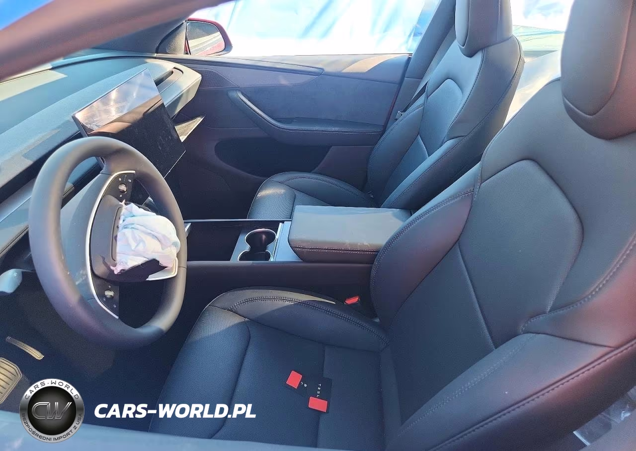 2026 Tesla Model Y VIN:7SAYGDEE0TA741085 - 7