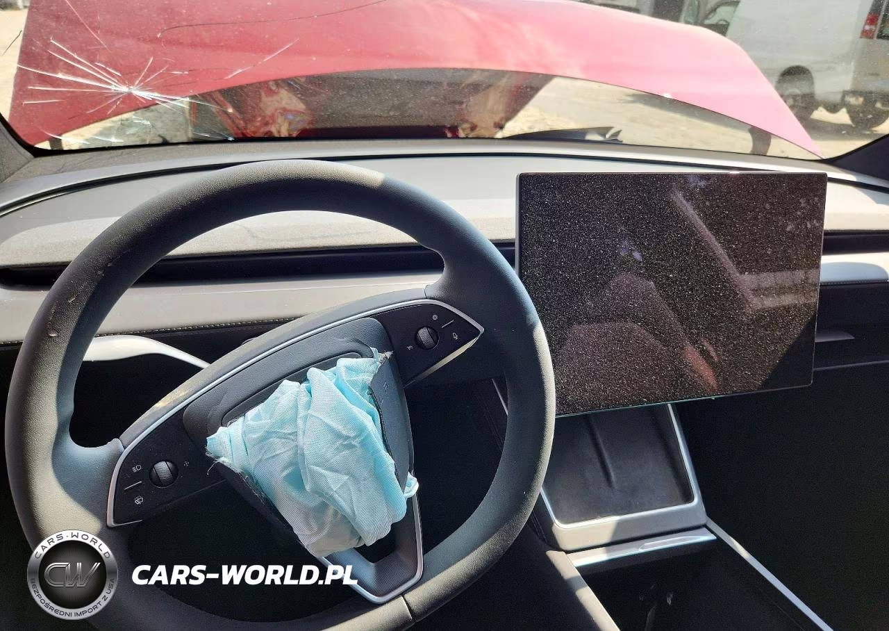 2026 Tesla Model Y VIN:7SAYGDEE0TA741085 - 9