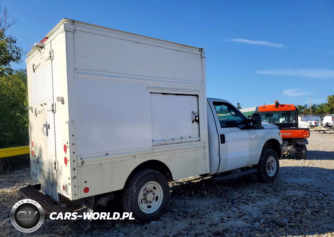 2015 Ford F250 Super Duty Box Truck VIN:1FDBF2B65FED21561 - 3