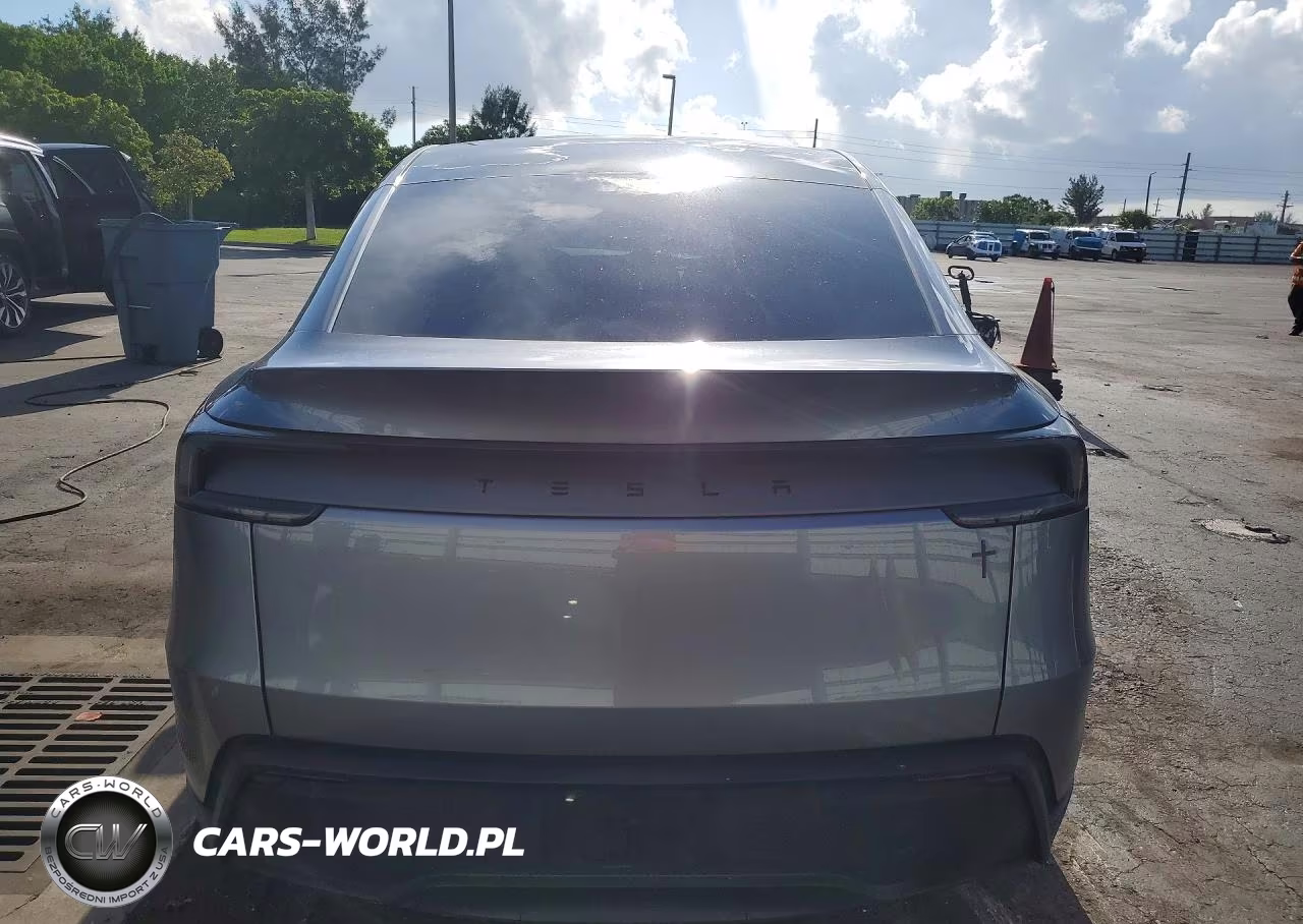 2026 Tesla Model Y VIN:7SAYGDED1TF527488 - 6