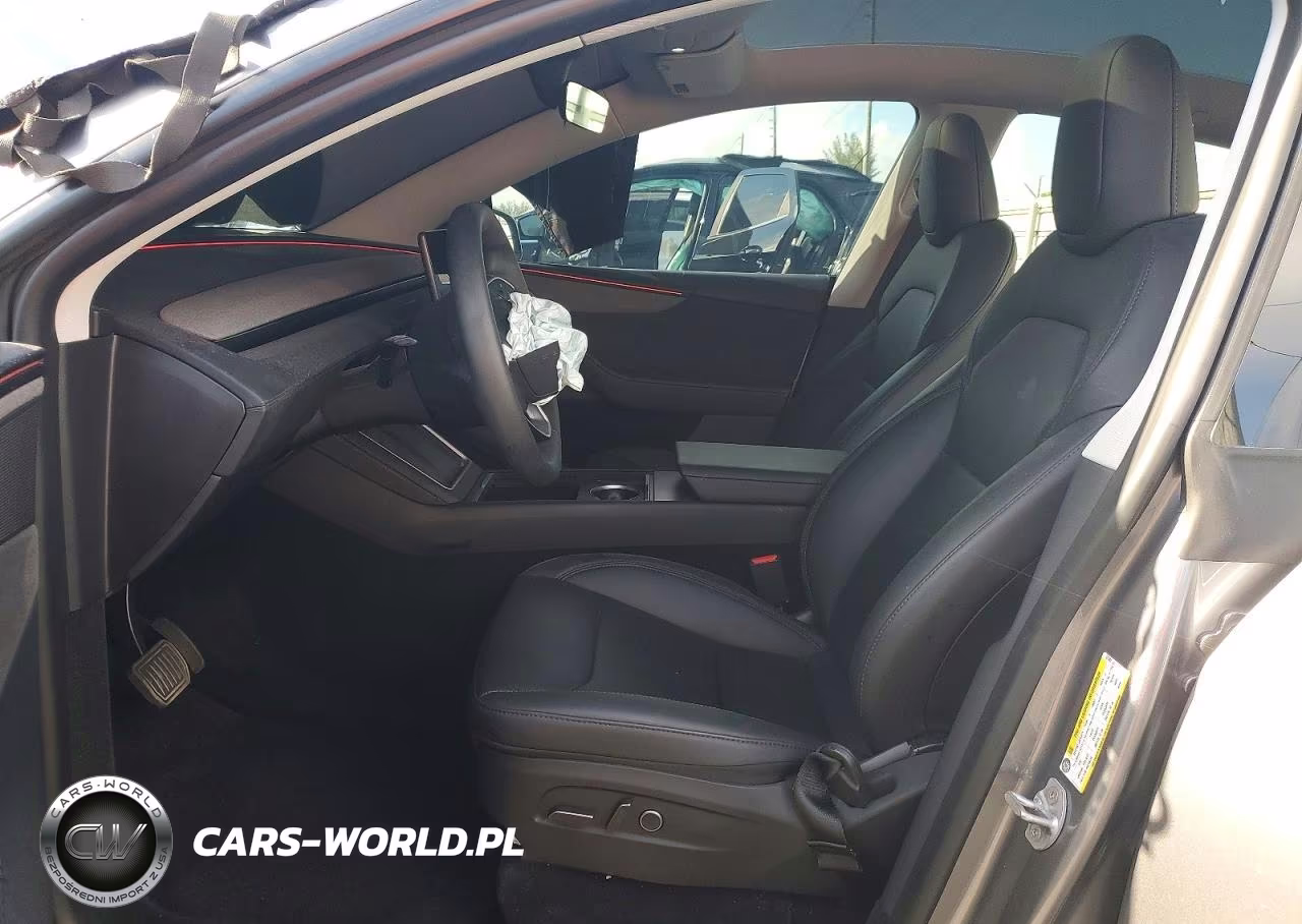 2026 Tesla Model Y VIN:7SAYGDED1TF527488 - 7