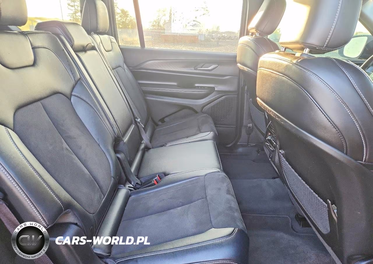 2023 Jeep Grand Cherokee L Laredo VIN:1C4RJKAG0P8810333 - 11