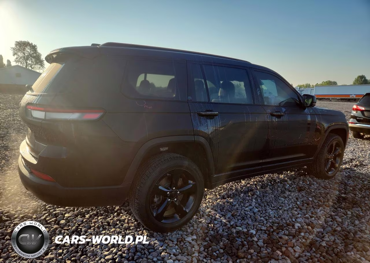 2023 Jeep Grand Cherokee L Laredo VIN:1C4RJKAG0P8810333 - 3