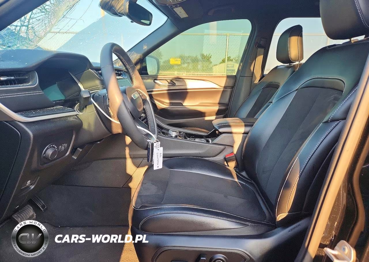 2023 Jeep Grand Cherokee L Laredo VIN:1C4RJKAG0P8810333 - 7