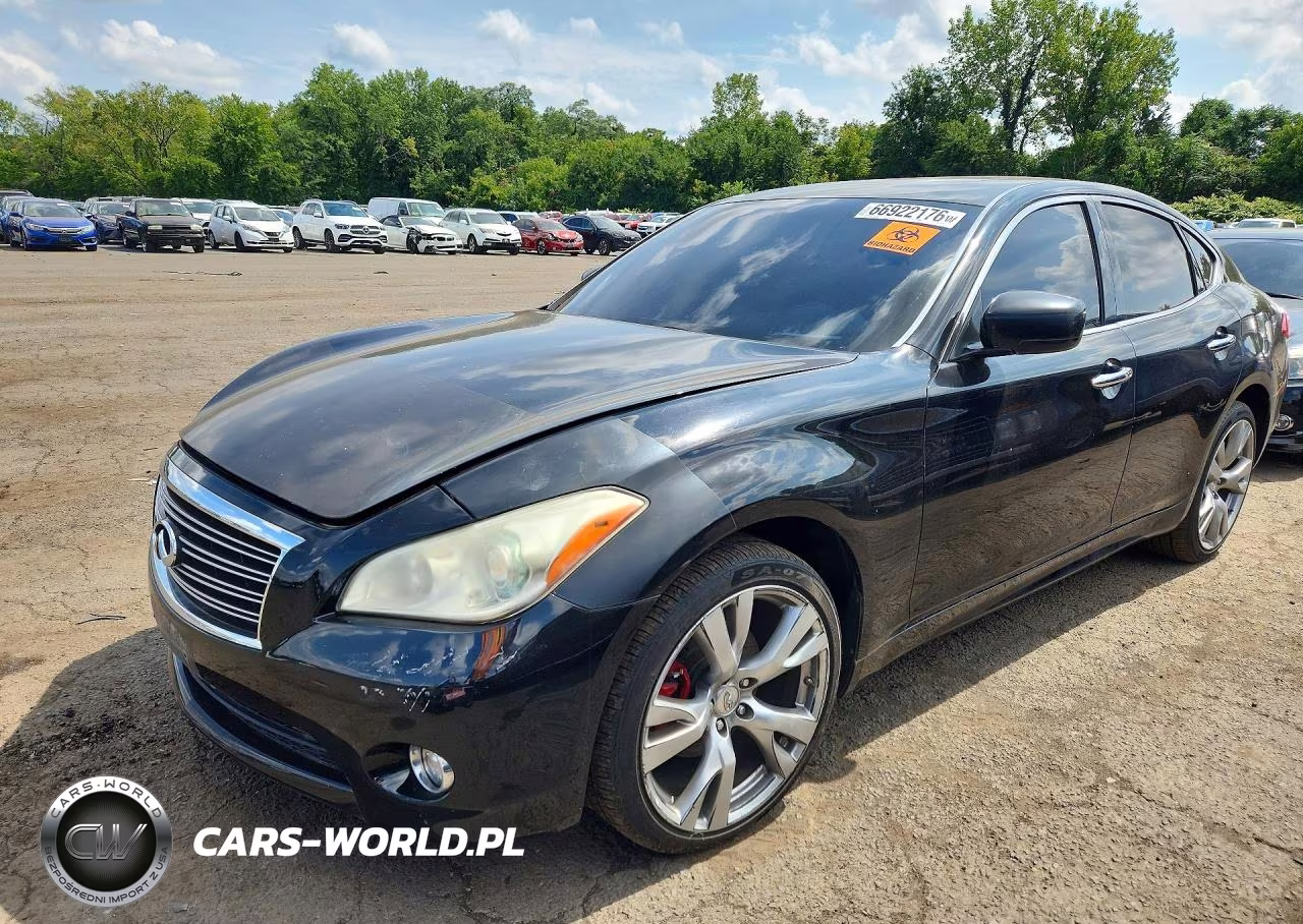 2011 Infiniti M56 X