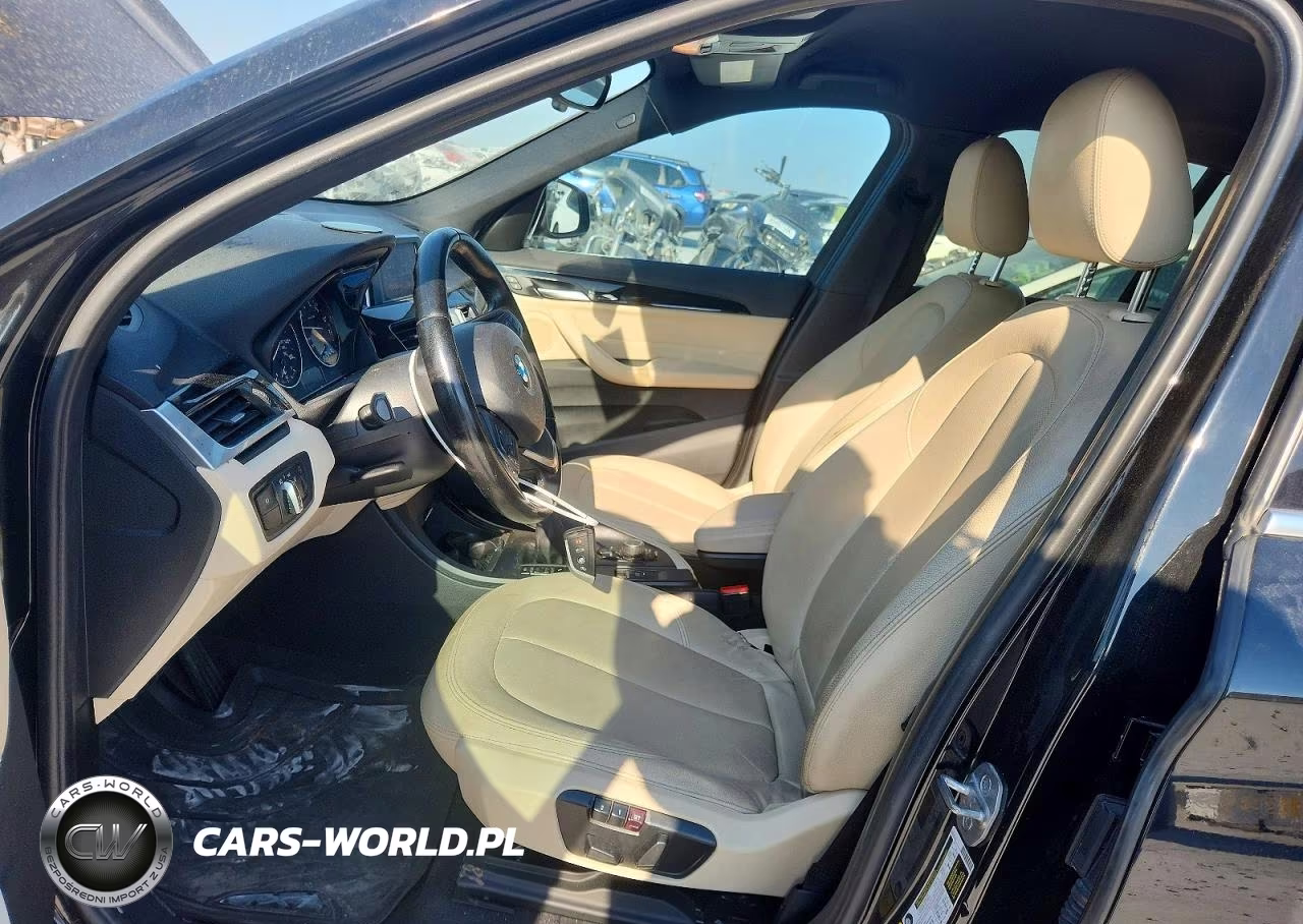2018 BMW X1 xDrive28I VIN:WBXHT3C38J5F91772 - 7