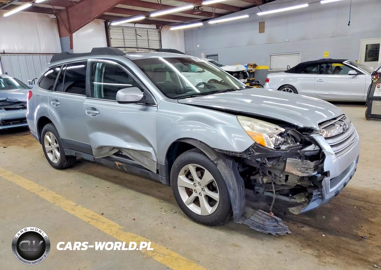 2013 Subaru Outback 2.5I Premium VIN:4S4BRCGC0D3275383 - 4