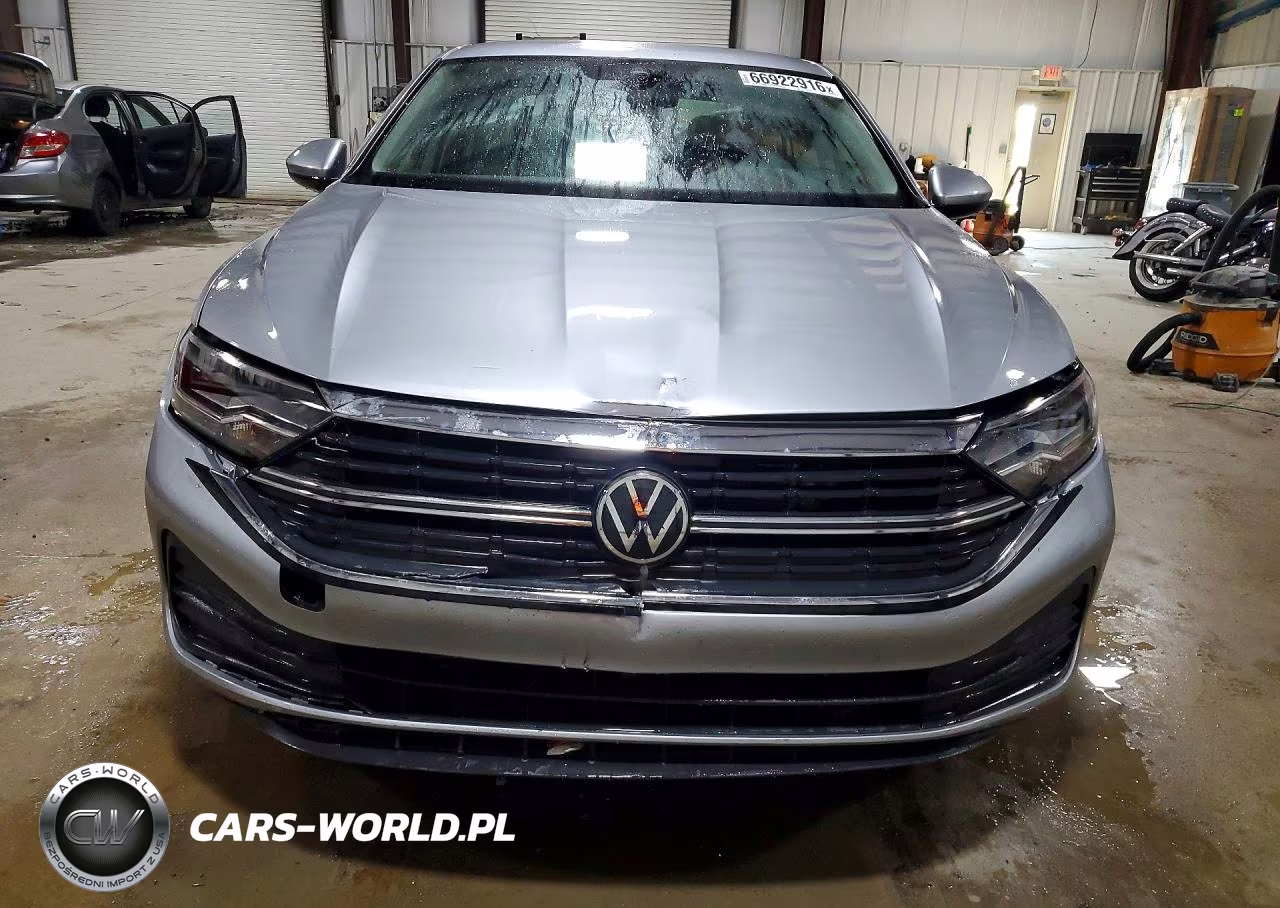 2024 Volkswagen Jetta S VIN:3VW5M7BU5RM082415 - 5