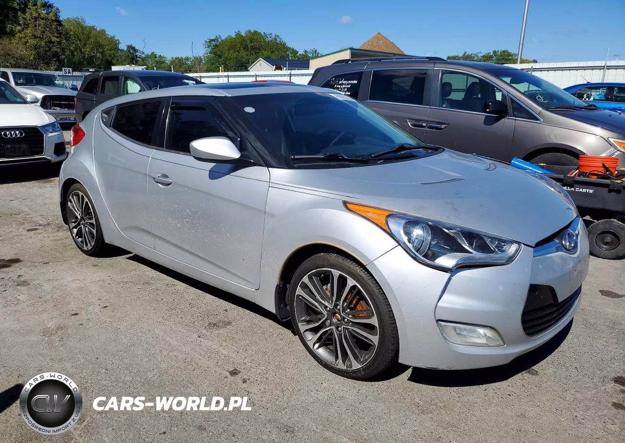 2012 Hyundai Veloster Base VIN:KMHTC6AD8CU075935 - 4