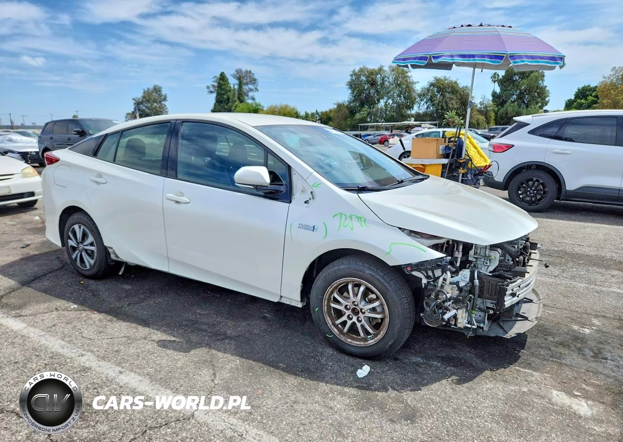 2019 Toyota Prius Prime Premium VIN:JTDKARFP9K3113168 - 4