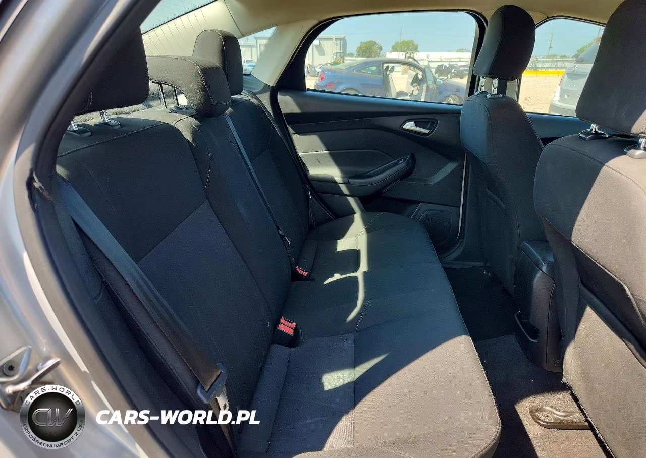 2015 Ford Focus Se VIN:1FADP3F26FL360359 - 10