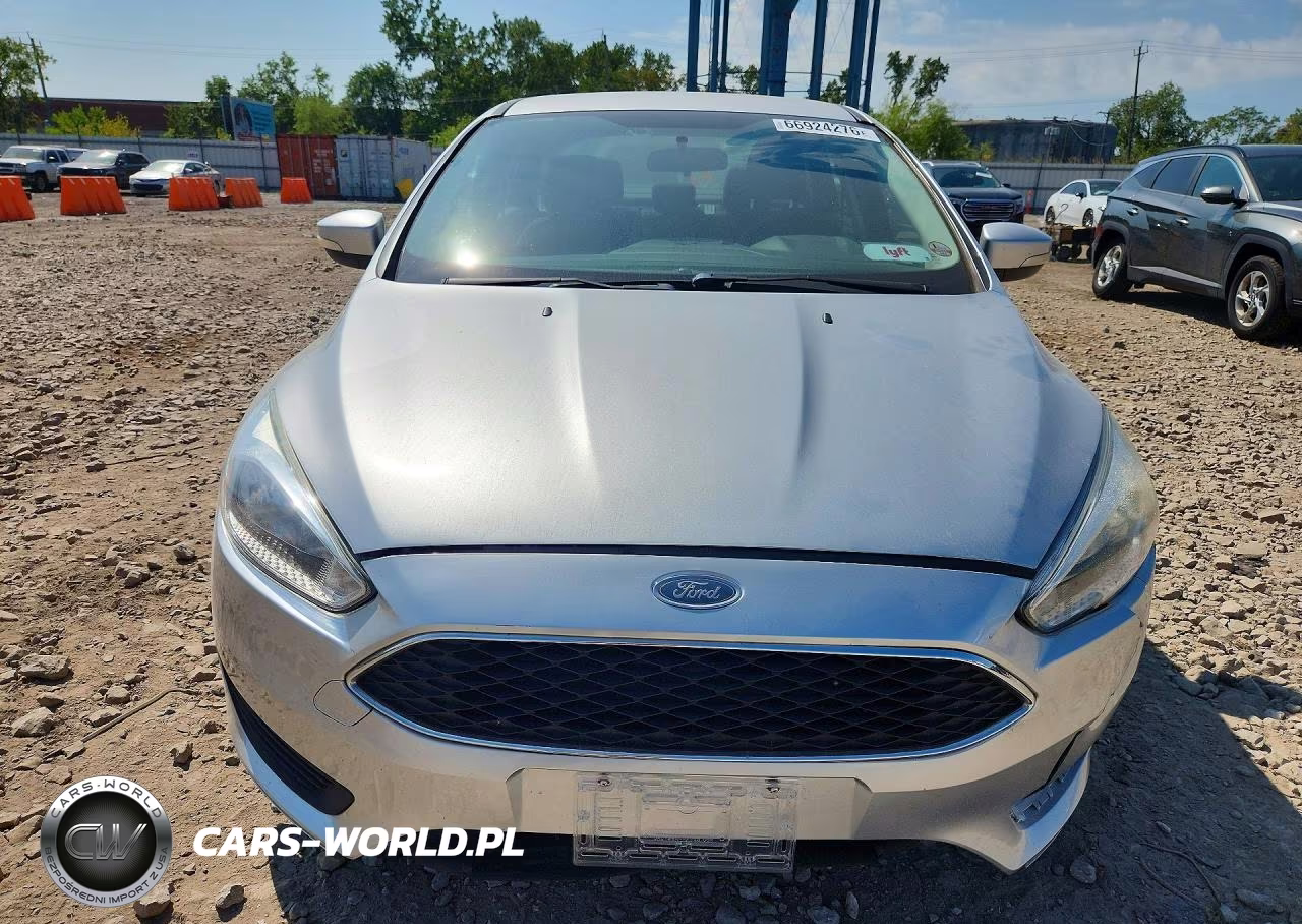 2015 Ford Focus Se VIN:1FADP3F26FL360359 - 5