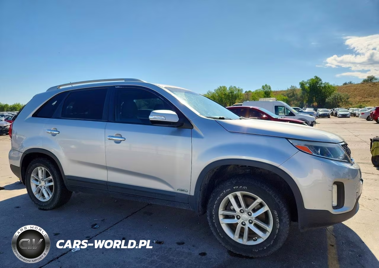 2014 Kia Sorento Lx VIN:5XYKTDA61EG515942 - 4