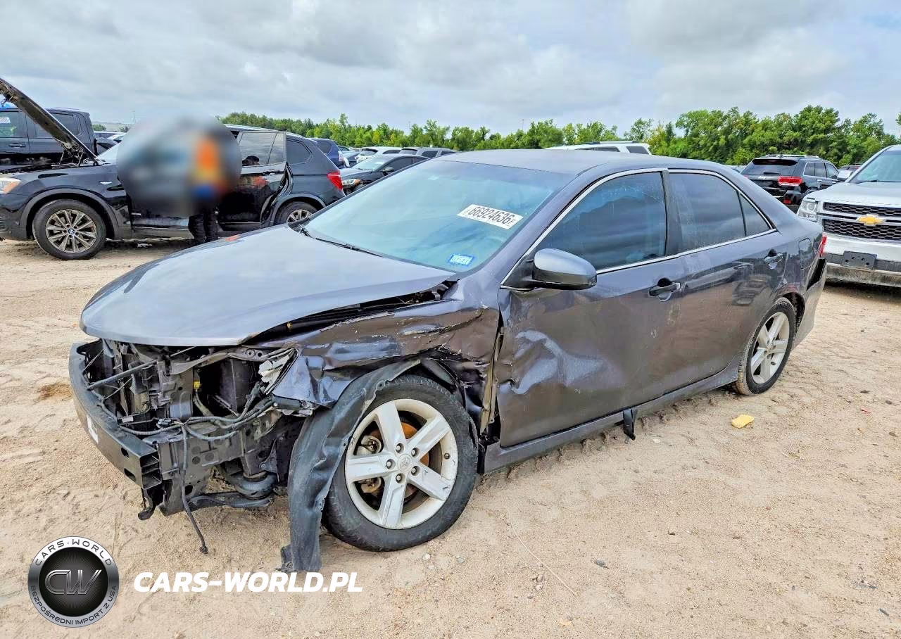 2013 Toyota Camry Se – zdjęcie 1 z 13