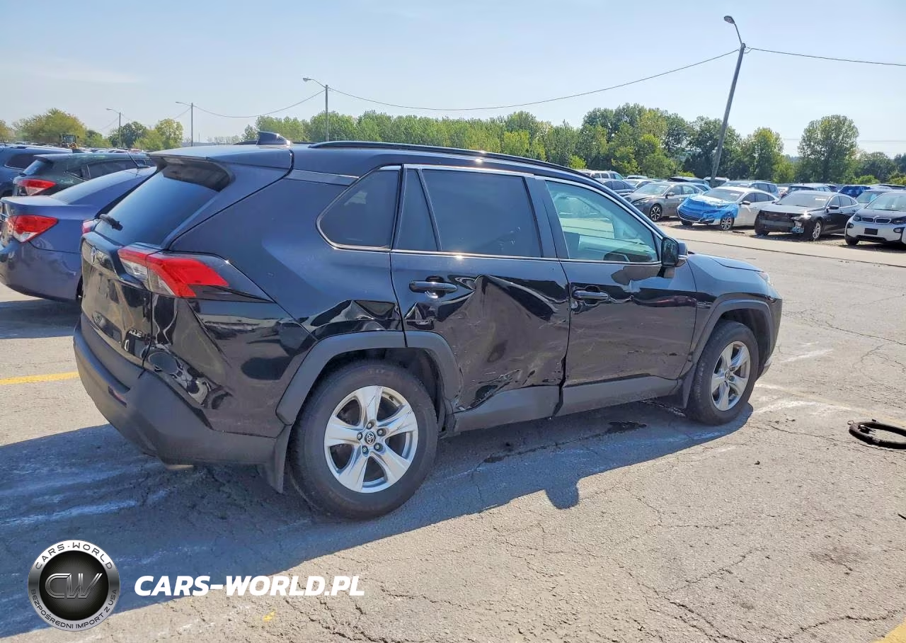 2021 Toyota Rav4 Xle VIN:2T3W1RFVXMC111155 - 3