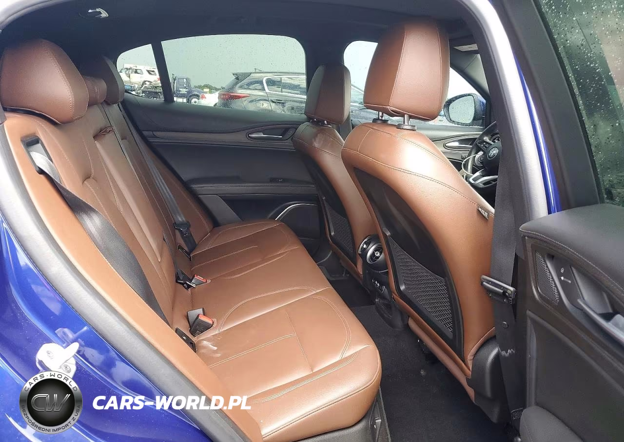 2022 Alfa Romeo Stelvio Ti VIN:ZASPAKBN3N7D30415 - 10