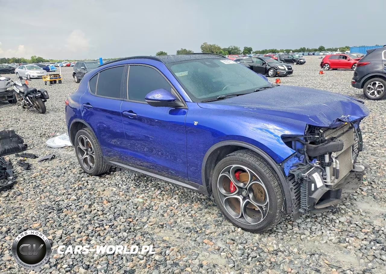 2022 Alfa Romeo Stelvio Ti VIN:ZASPAKBN3N7D30415 - 4