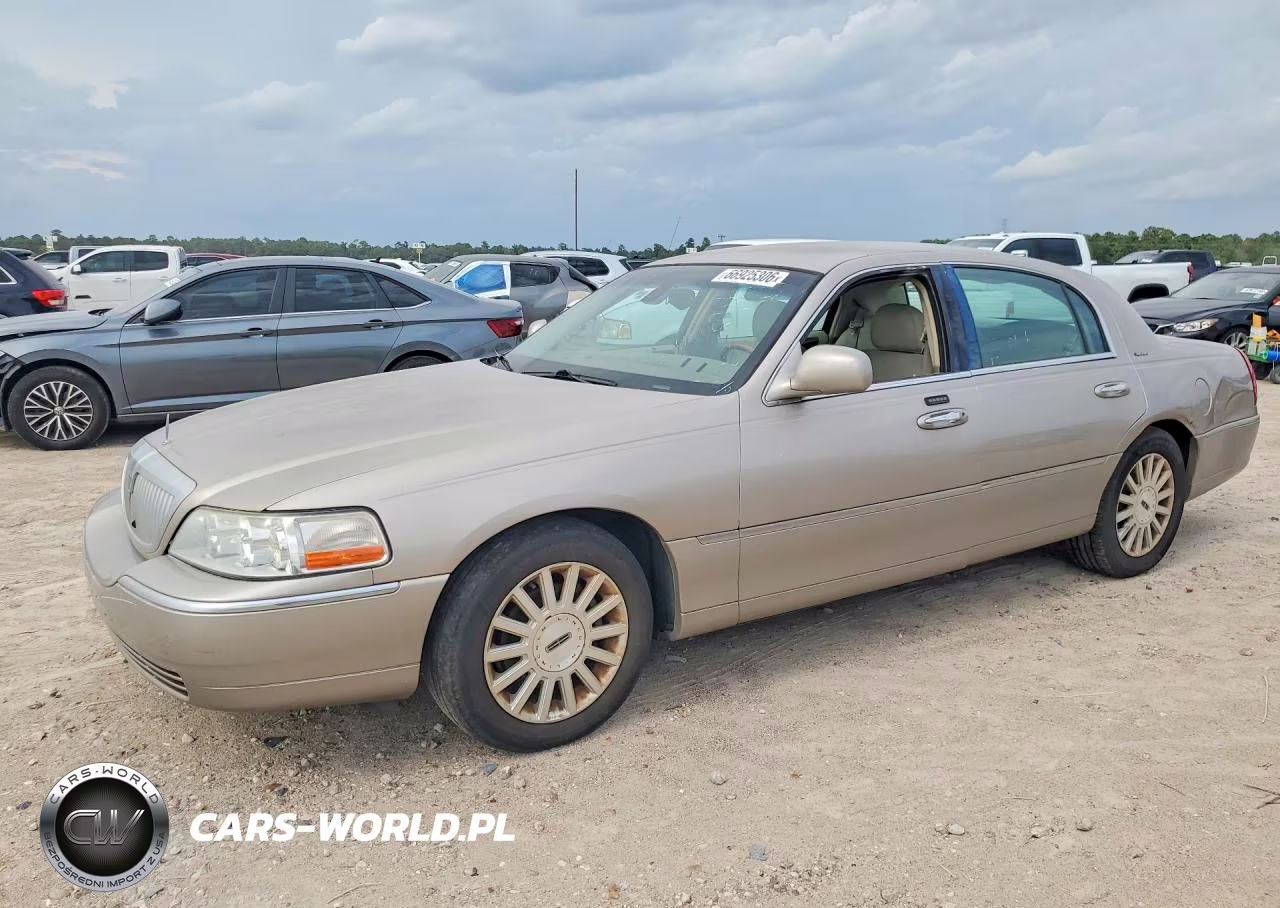 2003 Lincoln Town Car Signature