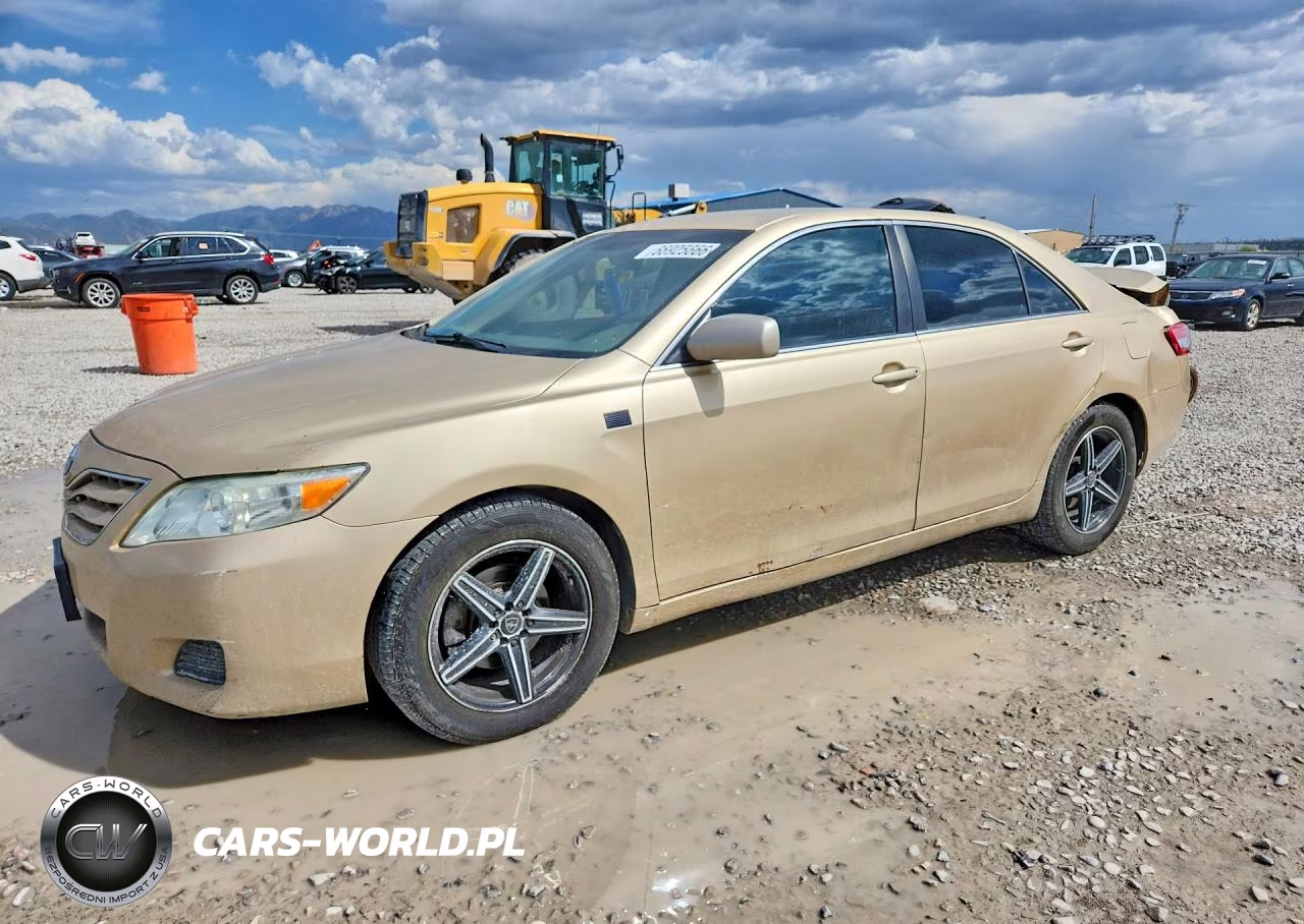 2011 Toyota Camry Le – zdjęcie 1 z 12