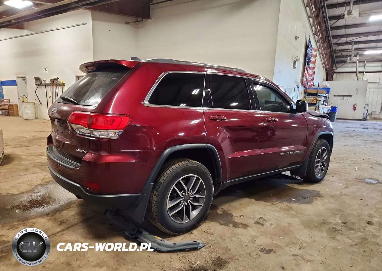 2019 Jeep Grand Cherokee Laredo VIN:1C4RJFAGXKC635635 - 3
