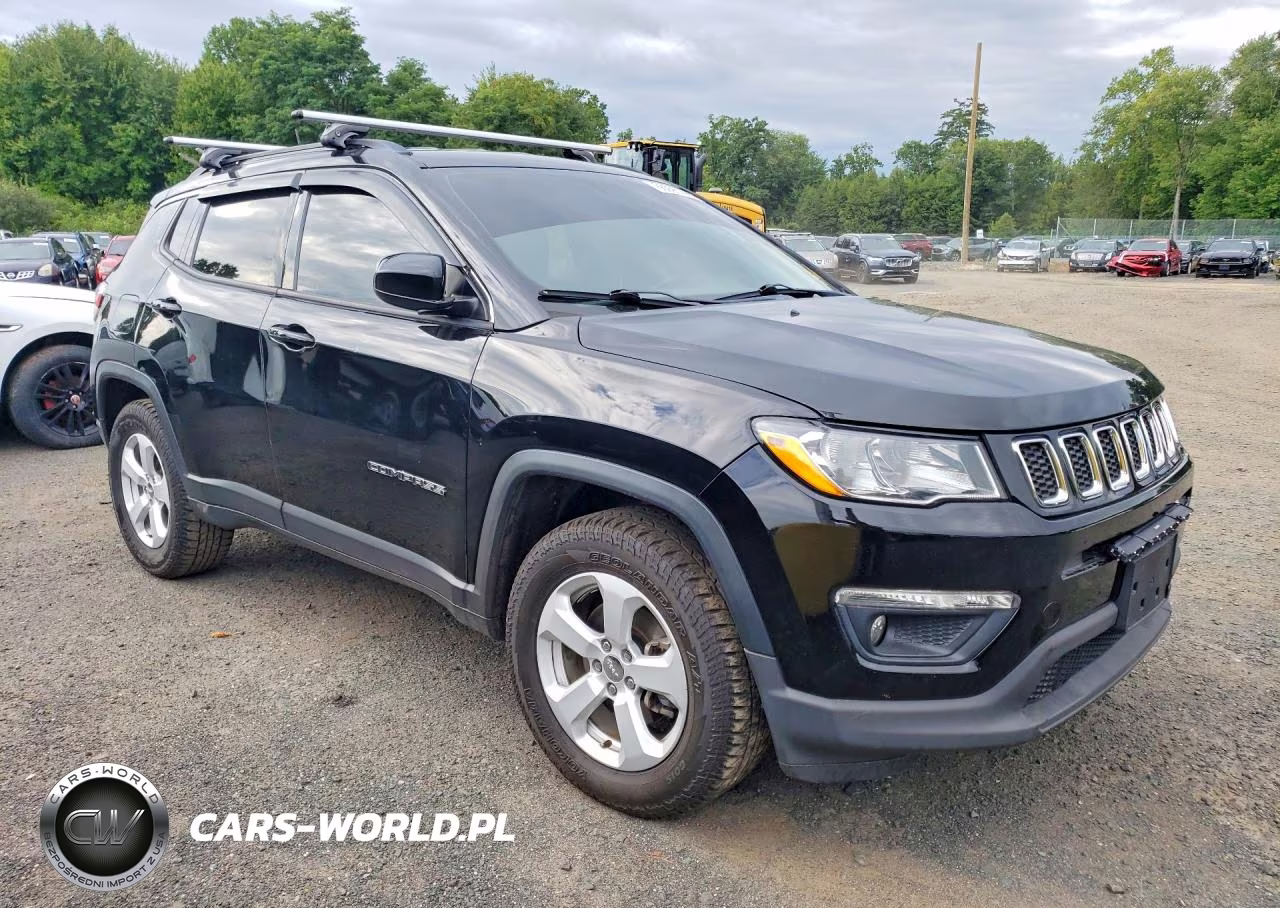 2018 Jeep Compass Latitude VIN:3C4NJDBB5JT457285 - 4