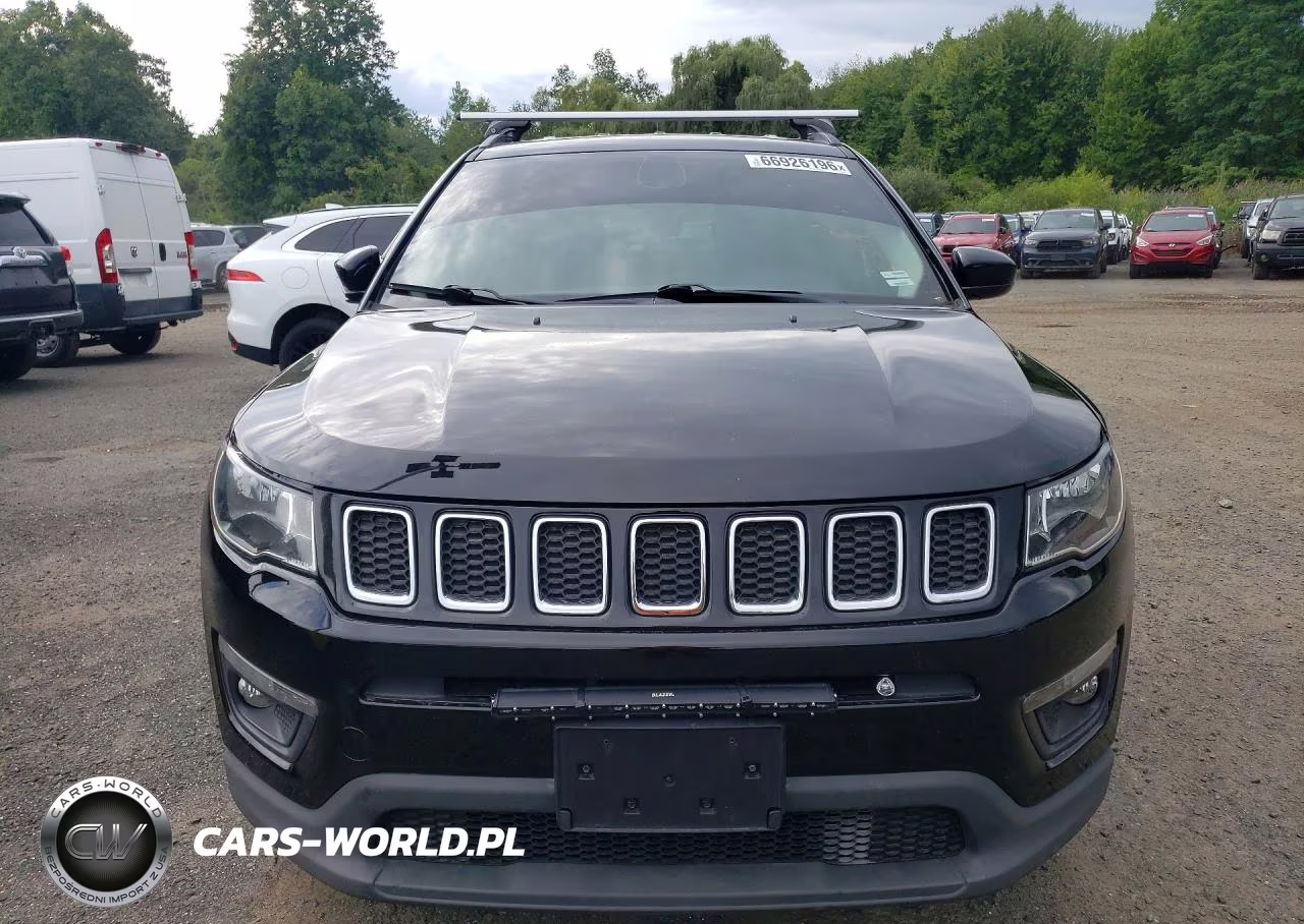 2018 Jeep Compass Latitude VIN:3C4NJDBB5JT457285 - 5