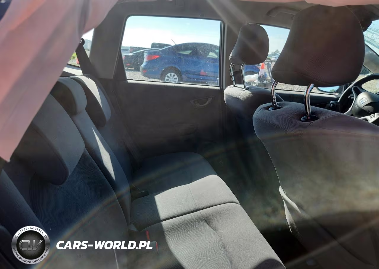 2012 Honda Fit VIN:JHMGE8H31CC026637 - 10