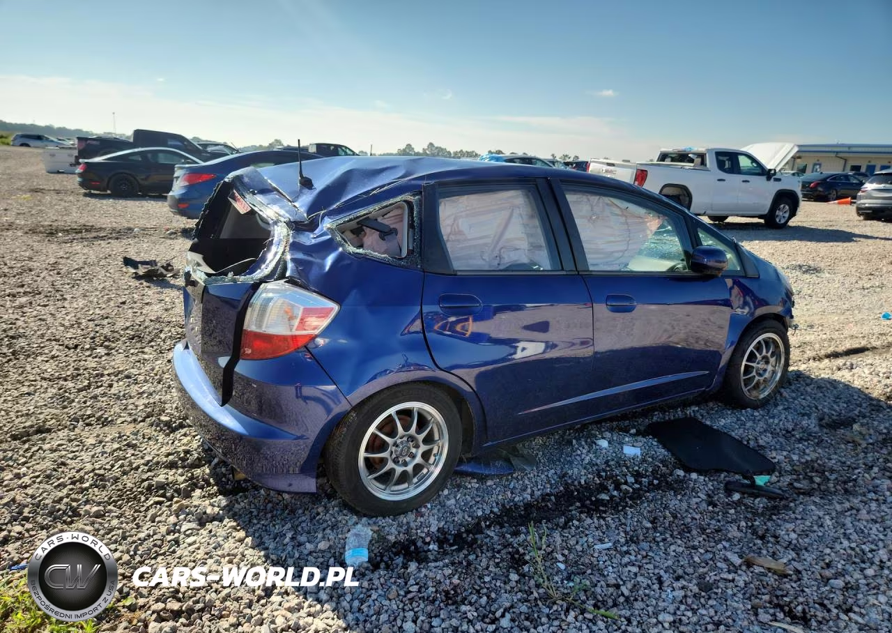 2012 Honda Fit VIN:JHMGE8H31CC026637 - 3