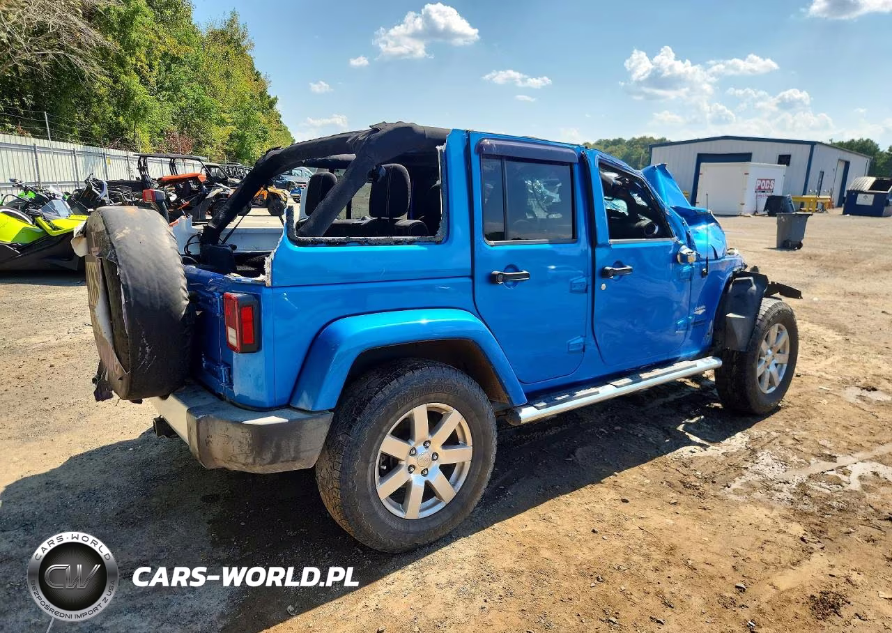 2015 Jeep Wrangler Unlimited Sahara VIN:1C4BJWEG3FL588952 - 3