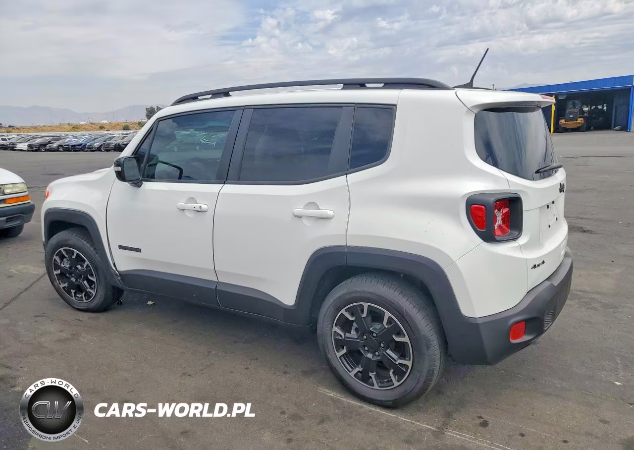 2023 Jeep Renegade Latitude VIN:ZACNJDB12PPP63638 - 2