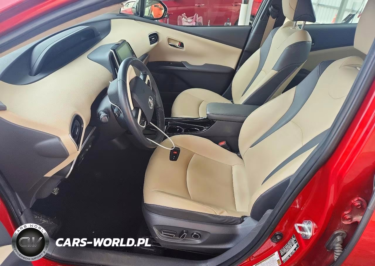 2018 Toyota Prius Four VIN:JTDKARFU2J3059992 - 7