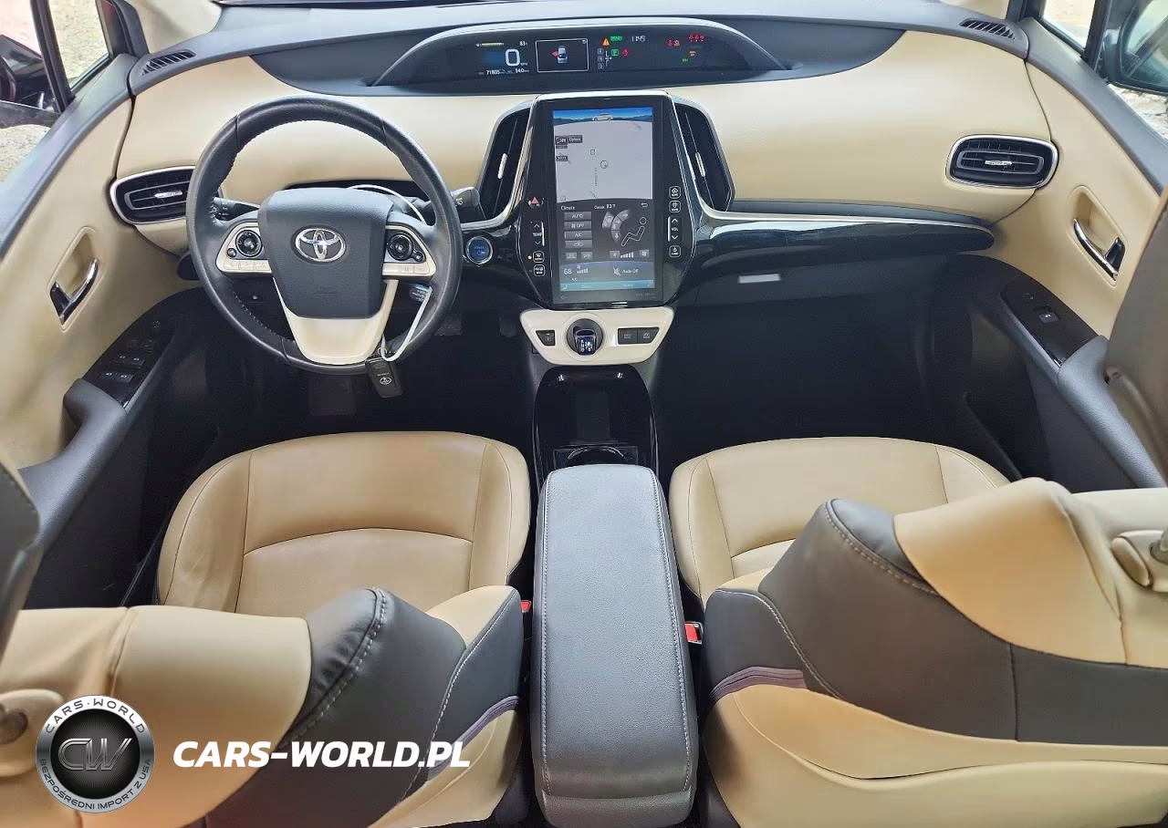 2018 Toyota Prius Four VIN:JTDKARFU2J3059992 - 8