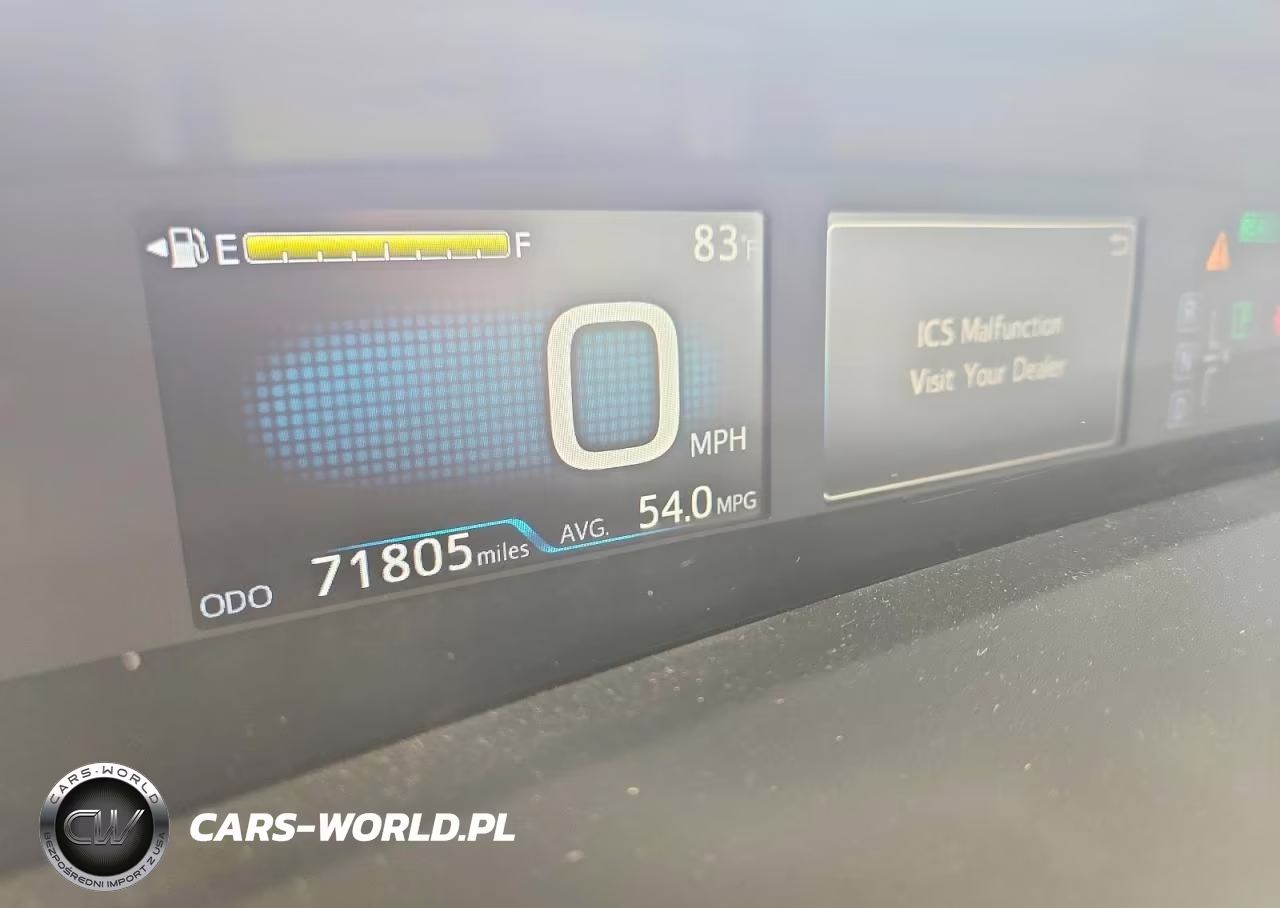 2018 Toyota Prius Four VIN:JTDKARFU2J3059992 - 9