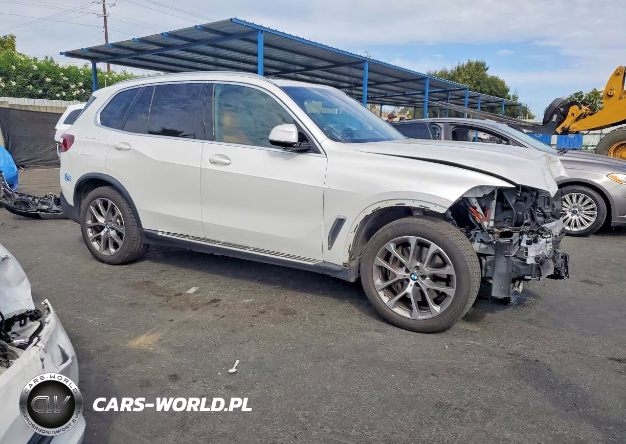 2021 BMW X5 xDrive45E VIN:5UXTA6C02M9F27422 - 4