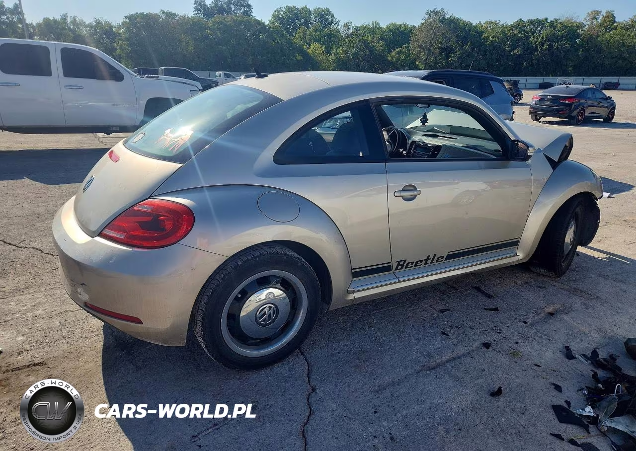 2012 Volkswagen Beetle VIN:3VWJP7AT3CM648836 - 3