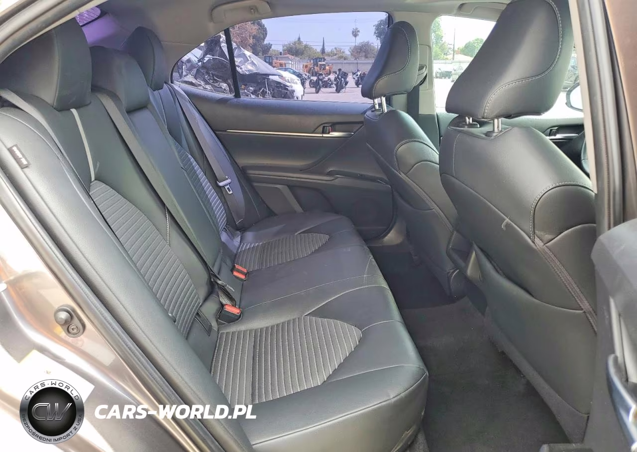 2018 Toyota Camry Se VIN:4T1B11HK4JU081320 - 10