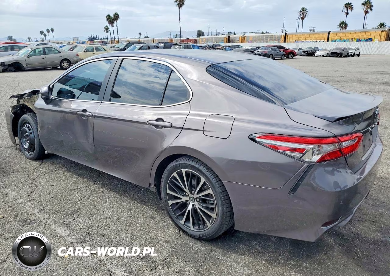 2018 Toyota Camry Se VIN:4T1B11HK4JU081320 - 2