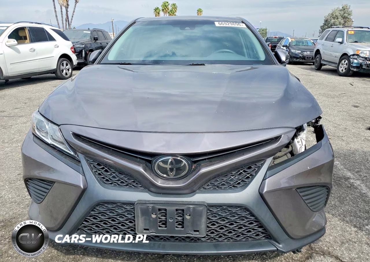 2018 Toyota Camry Se VIN:4T1B11HK4JU081320 - 5