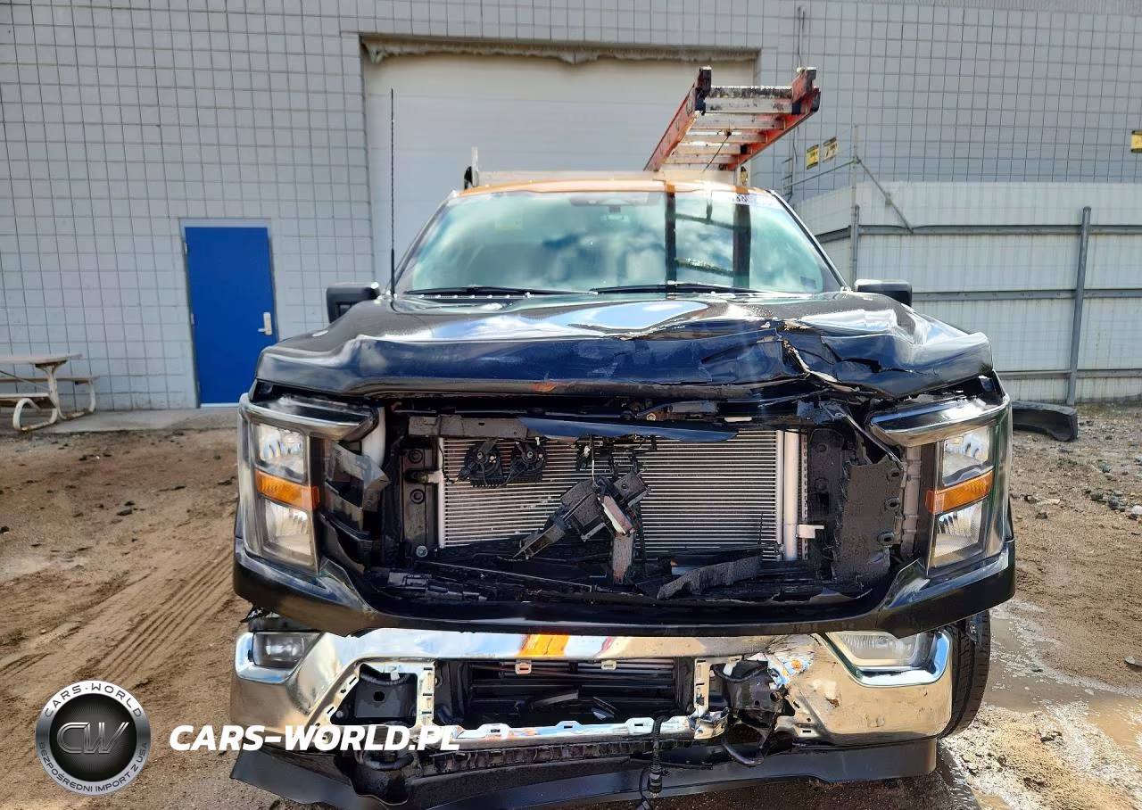 2023 Ford F150 VIN:1FTMF1EP1PKF62015 - 5