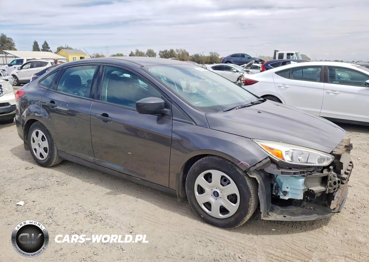 2016 Ford Focus S VIN:1FADP3E23GL209482 - 4