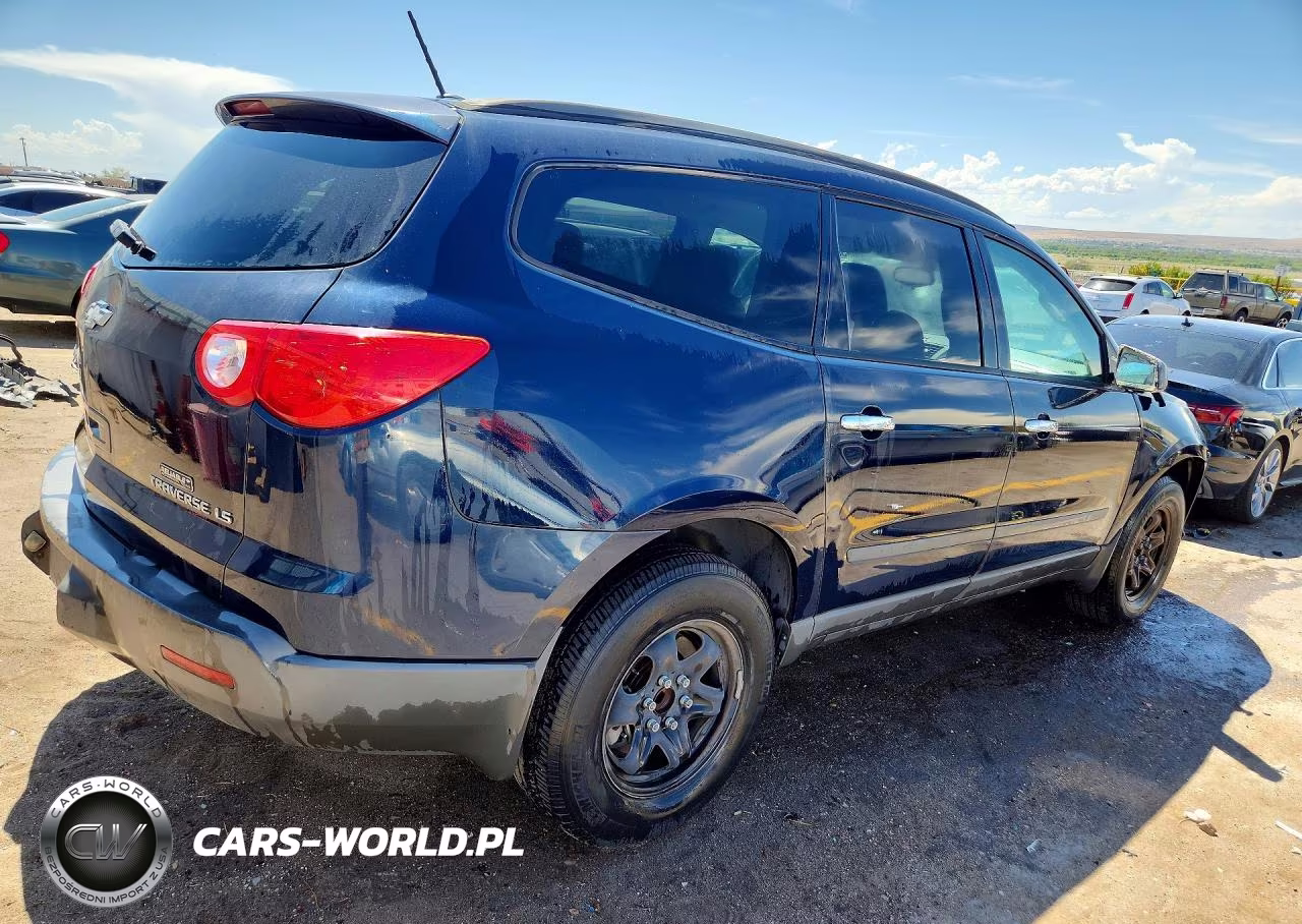 2011 Chevrolet Traverse Ls VIN:1GNKRFED3BJ400894 - 3