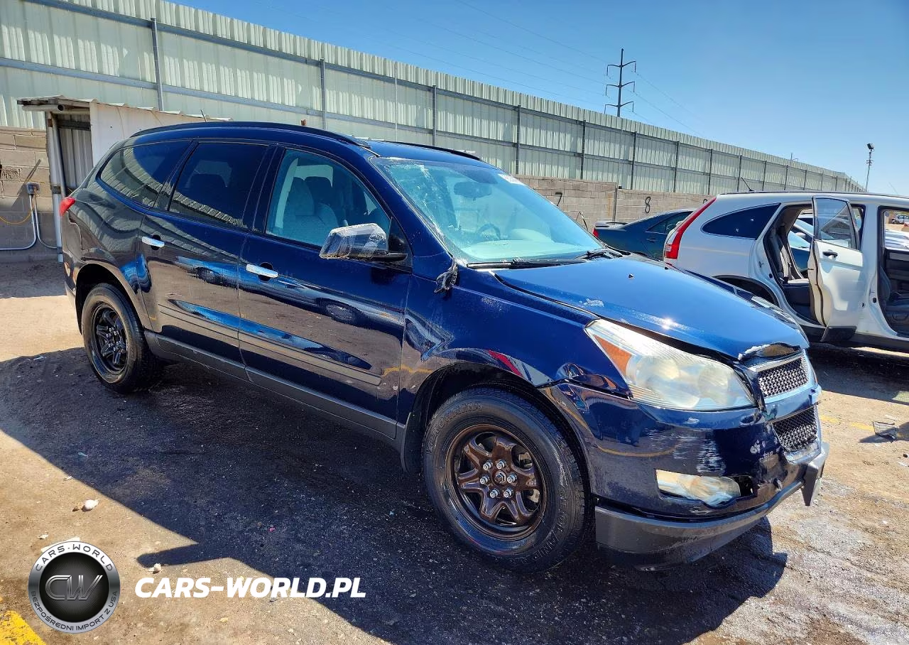 2011 Chevrolet Traverse Ls VIN:1GNKRFED3BJ400894 - 4