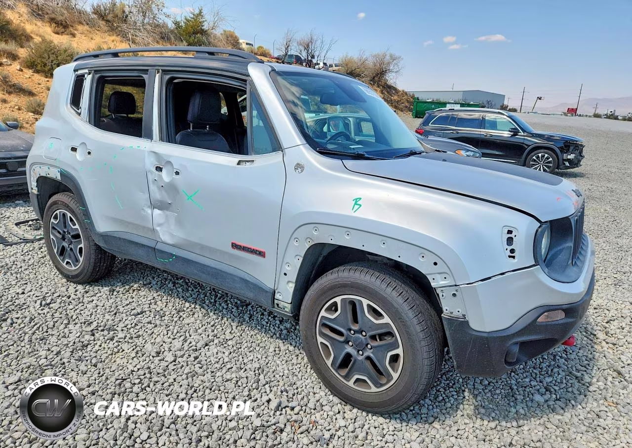 2016 Jeep Renegade Trailhawk VIN:ZACCJBCT9GPE27032 - 4