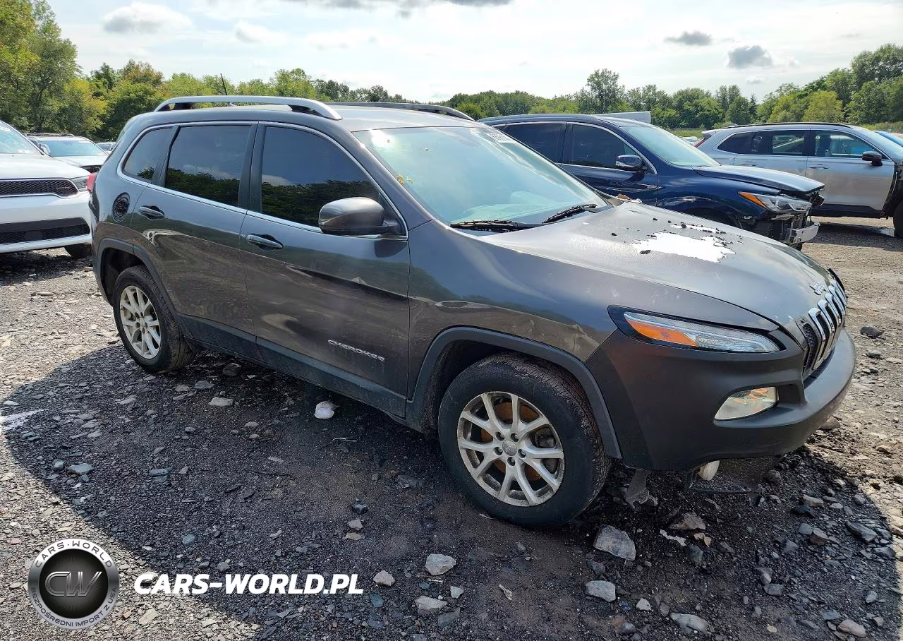 2018 Jeep Cherokee Latitude Plus VIN:1C4PJLLB5JD565008 - 4