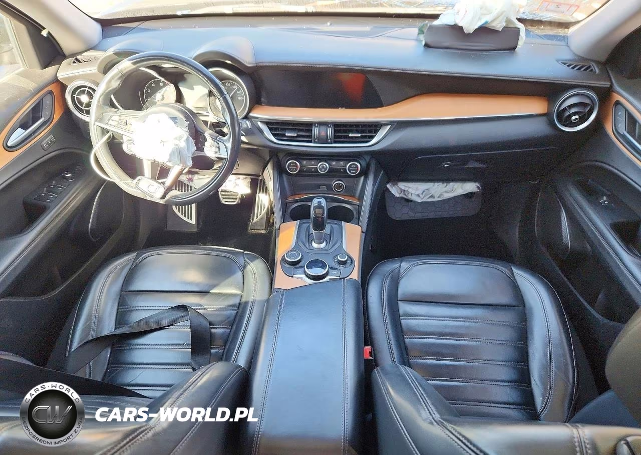 2018 Alfa Romeo Stelvio Ti Luxury VIN:ZASFAKRN2J7C21147 - 8