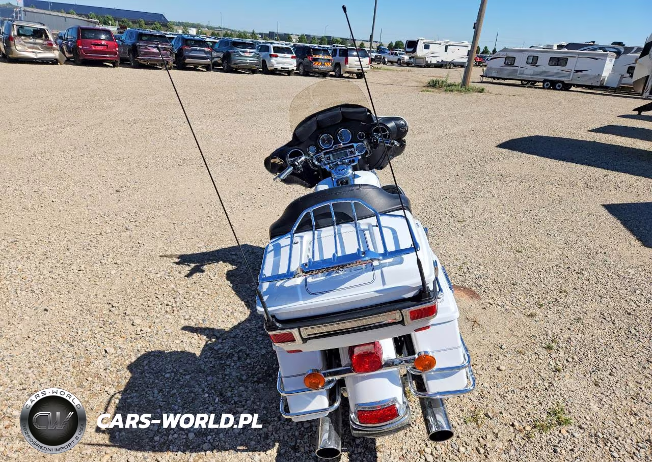 2012 Harley-Davidson Flhtcu Ultra Classic Electra Glide VIN:1HD1FCM15CB691735 - 4